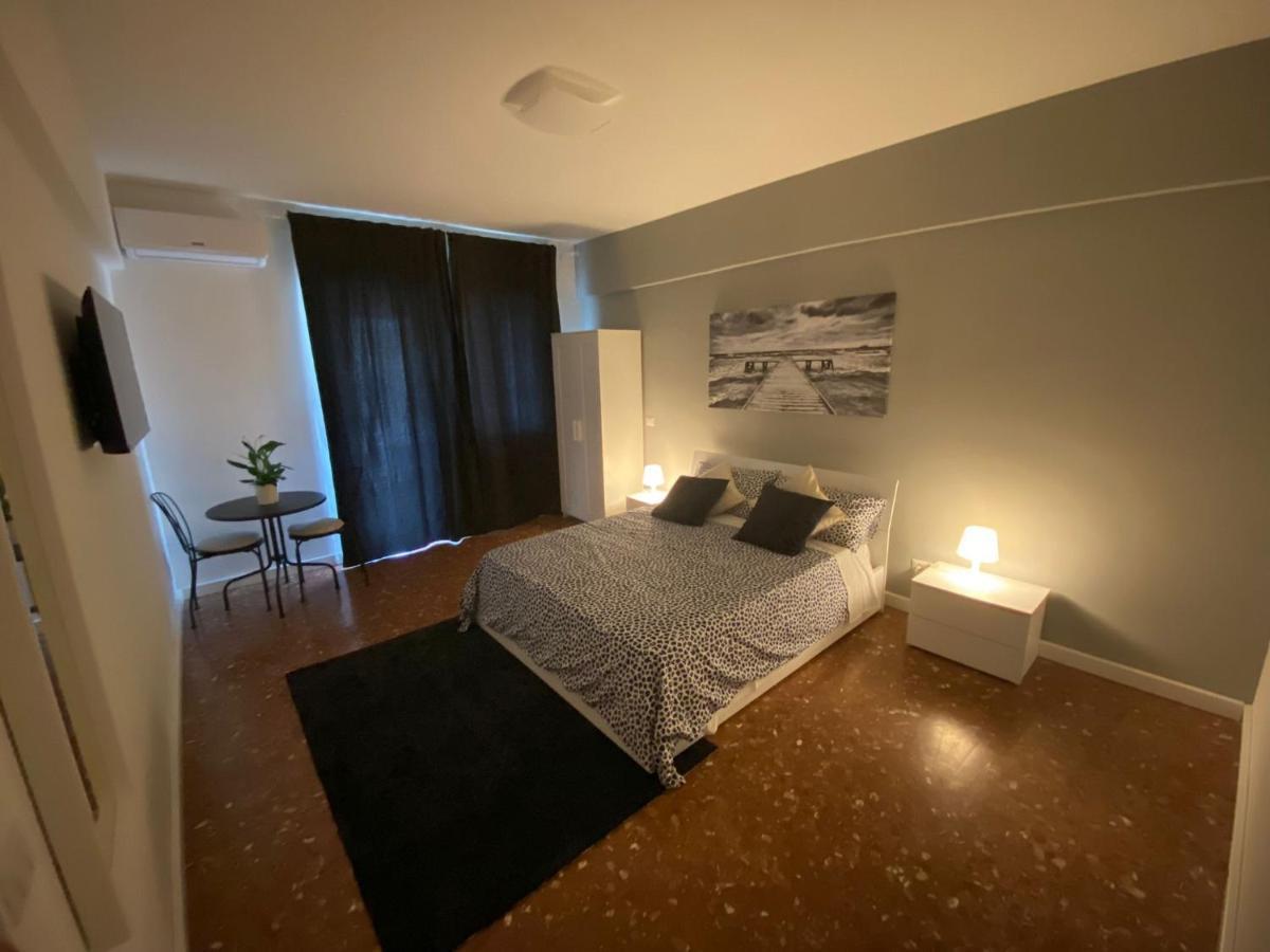 Ytha Housse Roma Centro Hotel Buitenkant foto